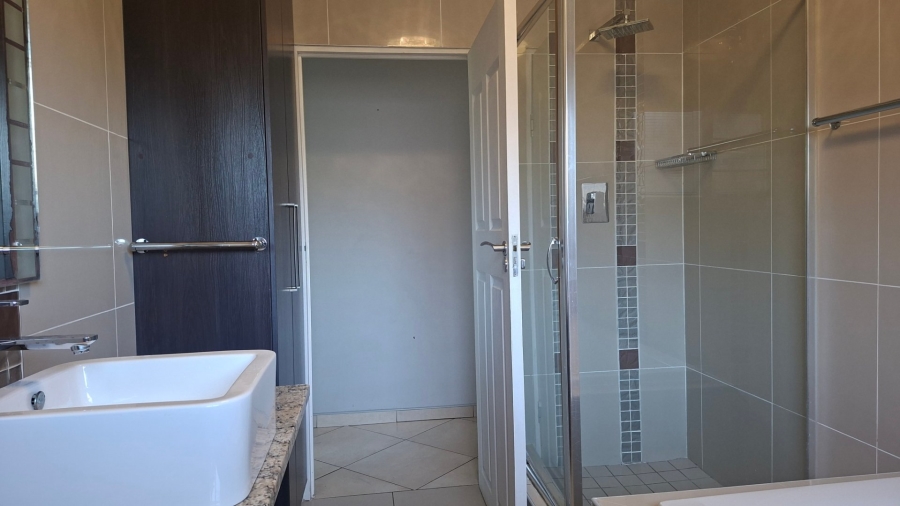 4 Bedroom Property for Sale in Sunrise On Sea Eastern Cape